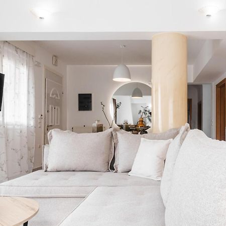 Villa Ventus, 40Sqm Private Pool & Hot Tub! Roussospítion Eksteriør billede