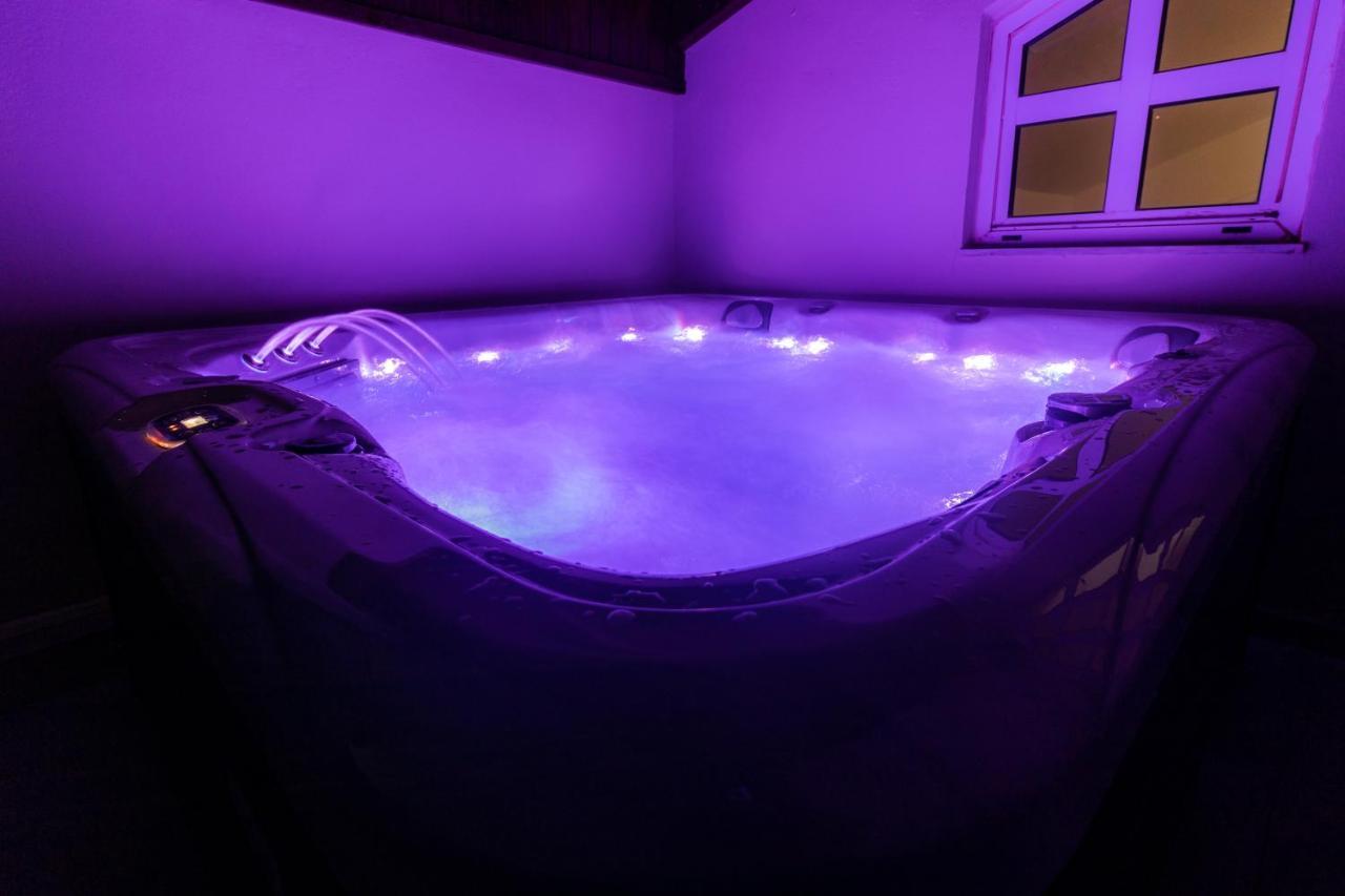 Villa Ventus, 40Sqm Private Pool & Hot Tub! Roussospítion Eksteriør billede