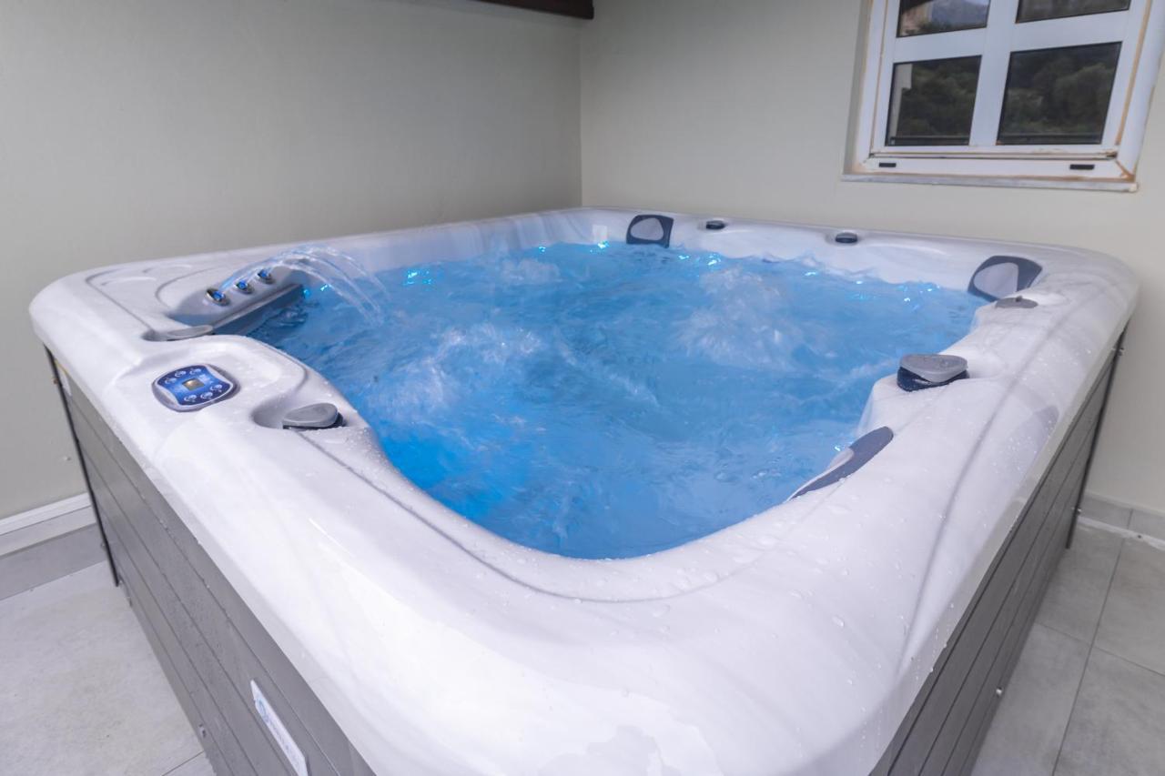 Villa Ventus, 40Sqm Private Pool & Hot Tub! Roussospítion Eksteriør billede