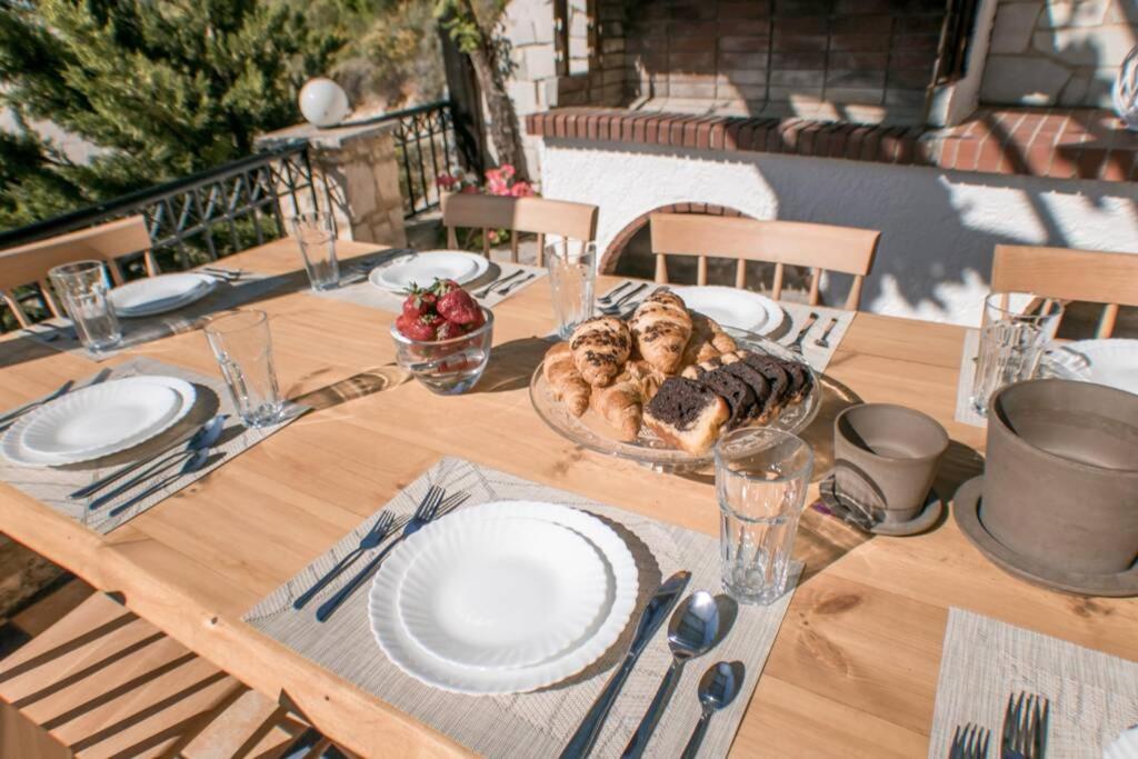 Villa Ventus, 40Sqm Private Pool & Hot Tub! Roussospítion Eksteriør billede