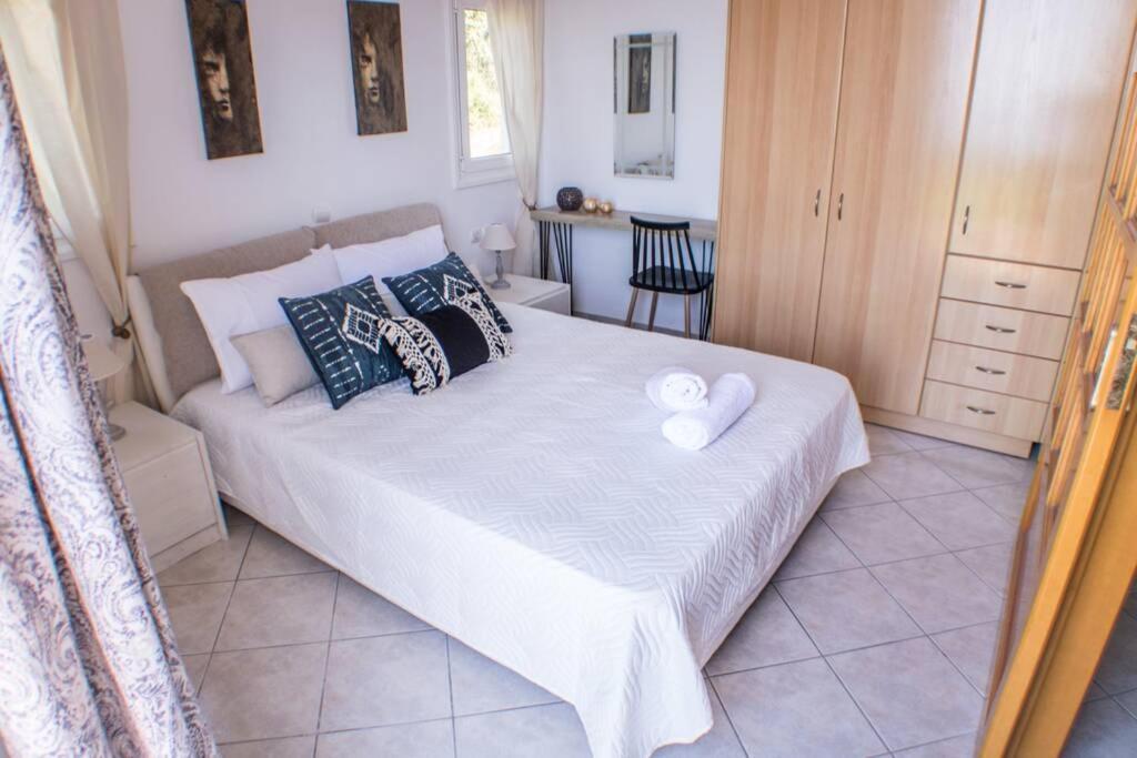 Villa Ventus, 40Sqm Private Pool & Hot Tub! Roussospítion Eksteriør billede